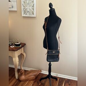 GORGEOUS DOONEY AND BOURKE Letter Carrier - Black❣️